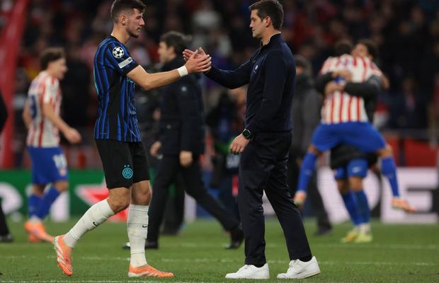 „Săptămână sumbră. Chivu, pierdut” » Gazzetta dello Sport, concluzie dură după Inter - Atletico