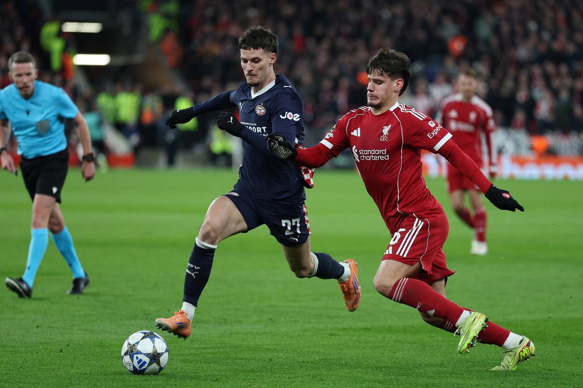 Cu Dennis Man pe teren 89 de minute, PSV a obținut victoria SEZONULUI! Liverpool, UMILITĂ pe Anfield în Liga Campionilor