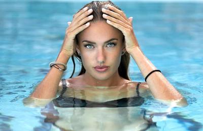 GALERIE FOTO Rochia cu care cea mai sexy atletă a lumii a dat pe spate Instagramul