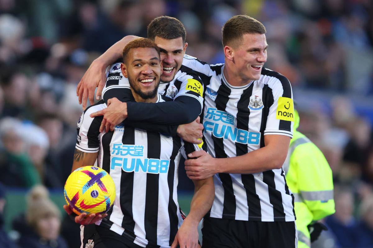 Spectacol total în Premier League de Boxing Day: 16 minute de grație pentru lider! Dramatism pe Goodison Park și record uluitor bifat de Robertson
