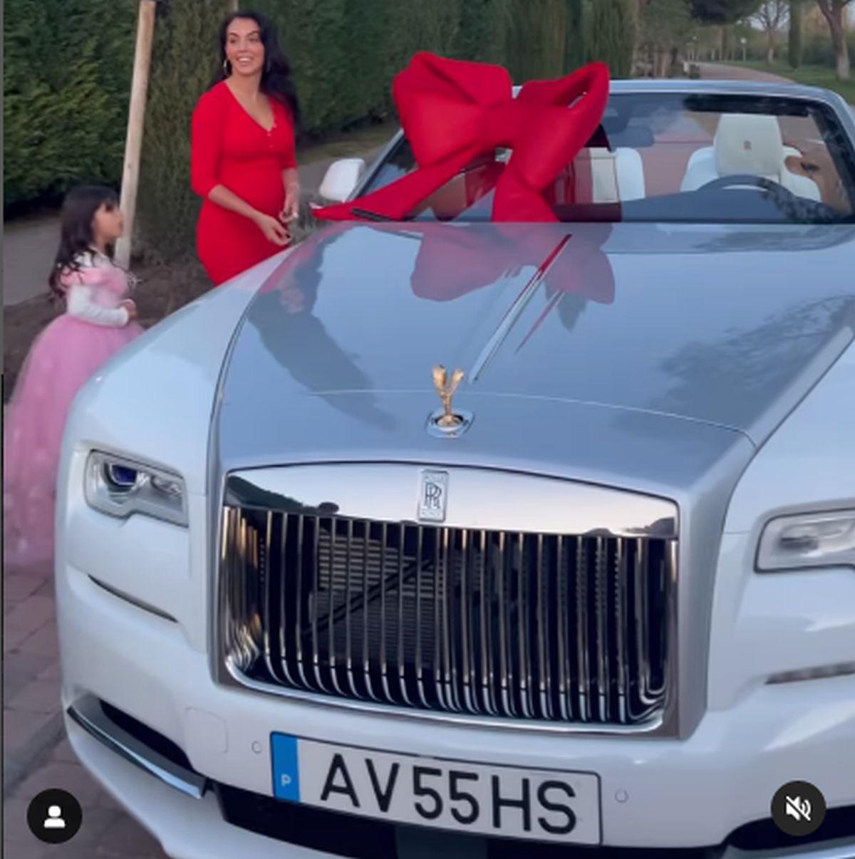 „Moșul” Georgina Rodriguez i-a adus lui Cristiano Ronaldo un cadou de peste 340.000 de dolari