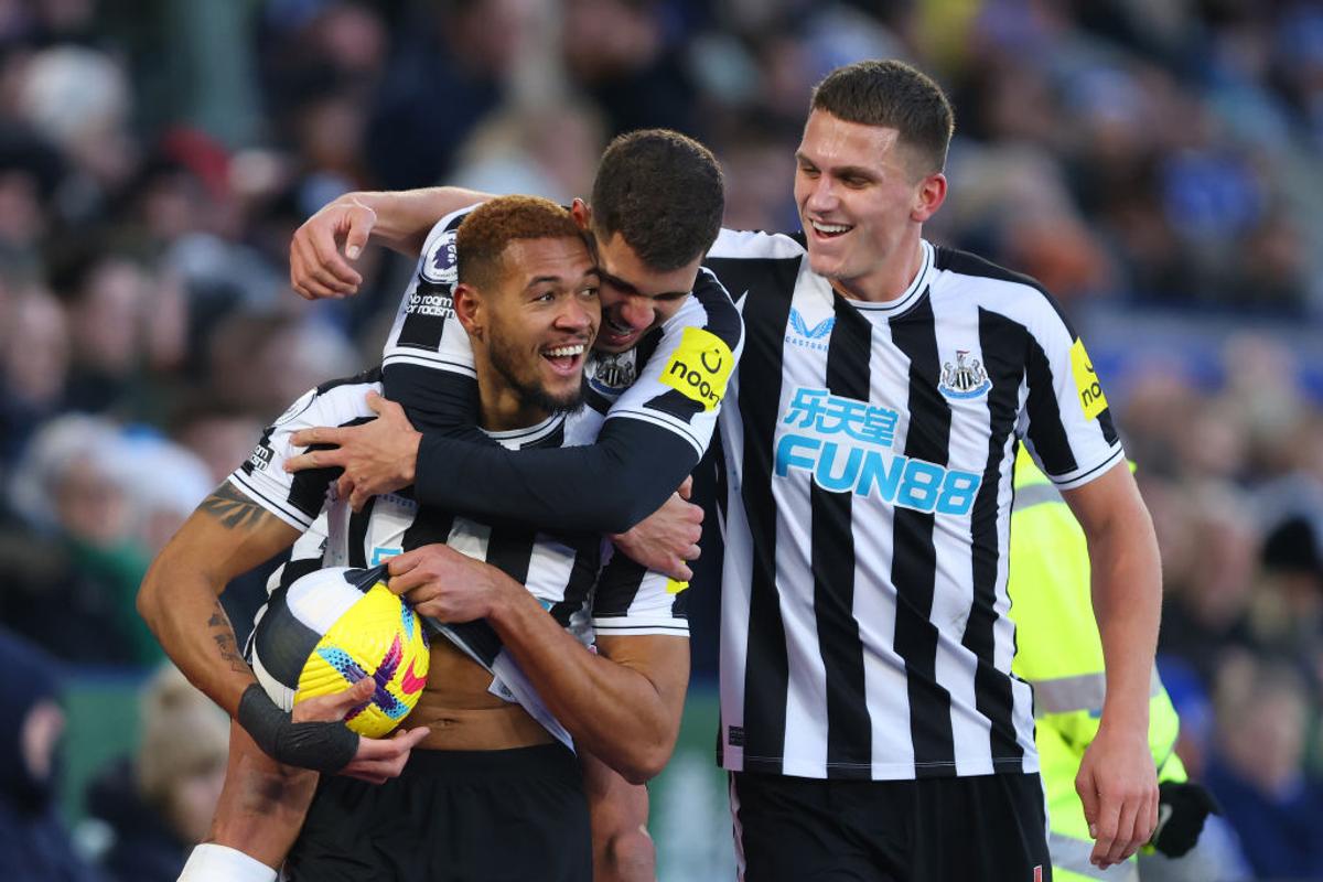 Spectacol total în Premier League de Boxing Day: 16 minute de grație pentru lider! Dramatism pe Goodison Park și record uluitor bifat de Robertson