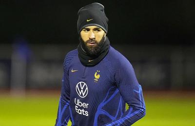 „Mințiți în continuare, dar adevărul iese la iveală!” » Apropiatul lui Benzema i-a răspuns TĂIOS mâinii drepte a lui Deschamps