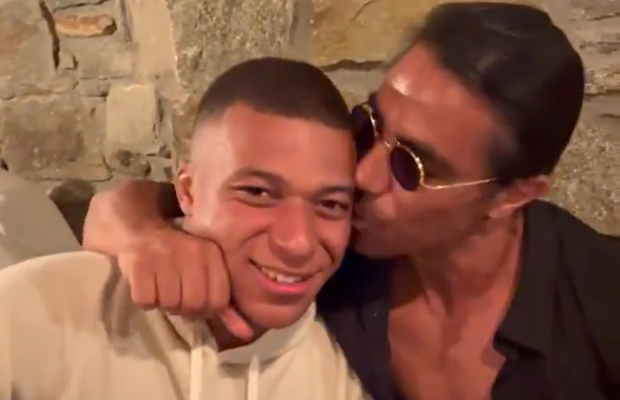Bucătarul Salt Bae, anchetat de FIFA, clip viral alături de Mbappe: „O plăcere să fiu alături de omul meu”
