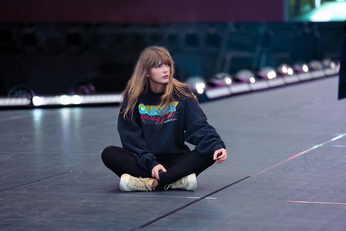 Idila dintre Taylor Swift și starul din sport, demascată de noua piesă a artistei? „Sunt un Aston Martin pe care l-ai condus direct în prăpastie, apoi ai fugit și te-ai ascuns”