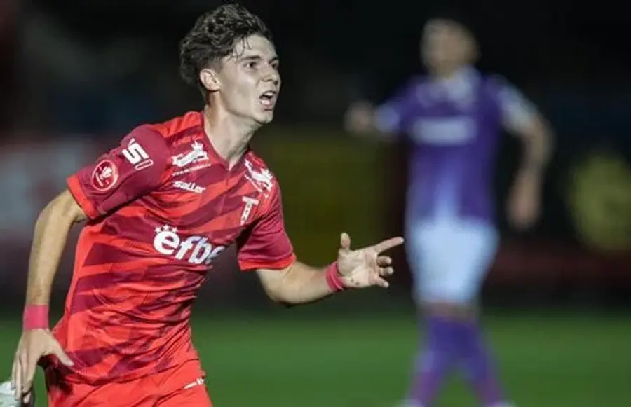 Puștiul-minune din Superligă a ales între Rapid și FCSB, dar vine doar din vară: „Două facultăți în paralel și fotbal la nivel înalt!”