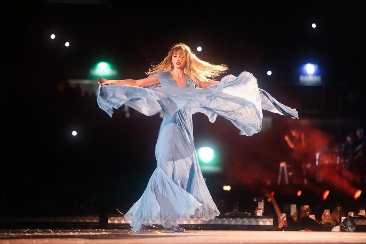 Taylor Swift a petrecut Crăciunul pe stadion! Momente inedite surprinse de camerele de luat vederi cu superstarul pop