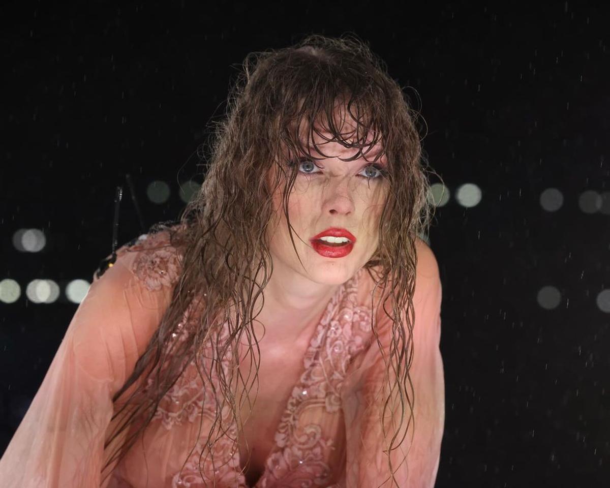Idila dintre Taylor Swift și starul din sport, demascată de noua piesă a artistei? „Sunt un Aston Martin pe care l-ai condus direct în prăpastie, apoi ai fugit și te-ai ascuns”