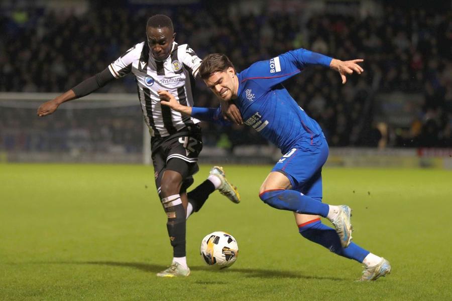 Cota lui Ianis Hagi pe Transfermarkt.com s-a prăbușit la 1,5 milioane de euro / Foto: Imago Ce se întâmplă cu Ianis Hagi? Scoțienii nu cred explicația antrenorului lui Rangers + ce a aflat GSP de la directorul sportiv al clubului Genoa