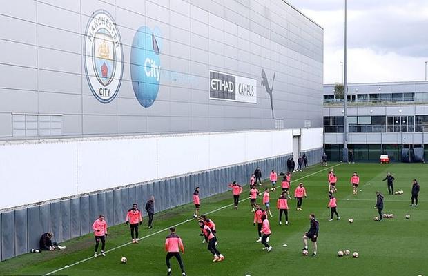 „Arestați” de Pep Guardiola! Măsură extremă la Manchester City înainte de Boxing Day