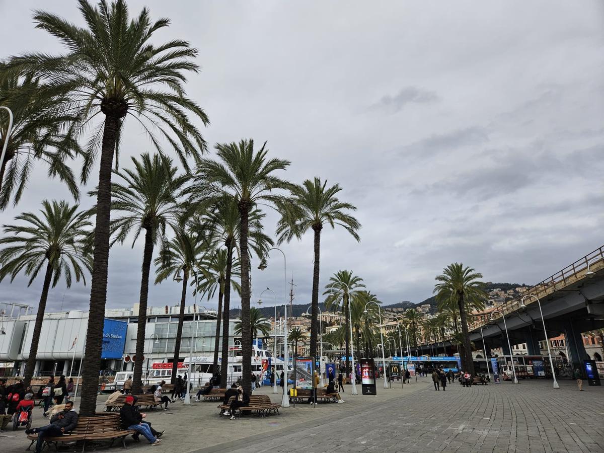 Genova, un oraș extraordinar și ziua, și noaptea