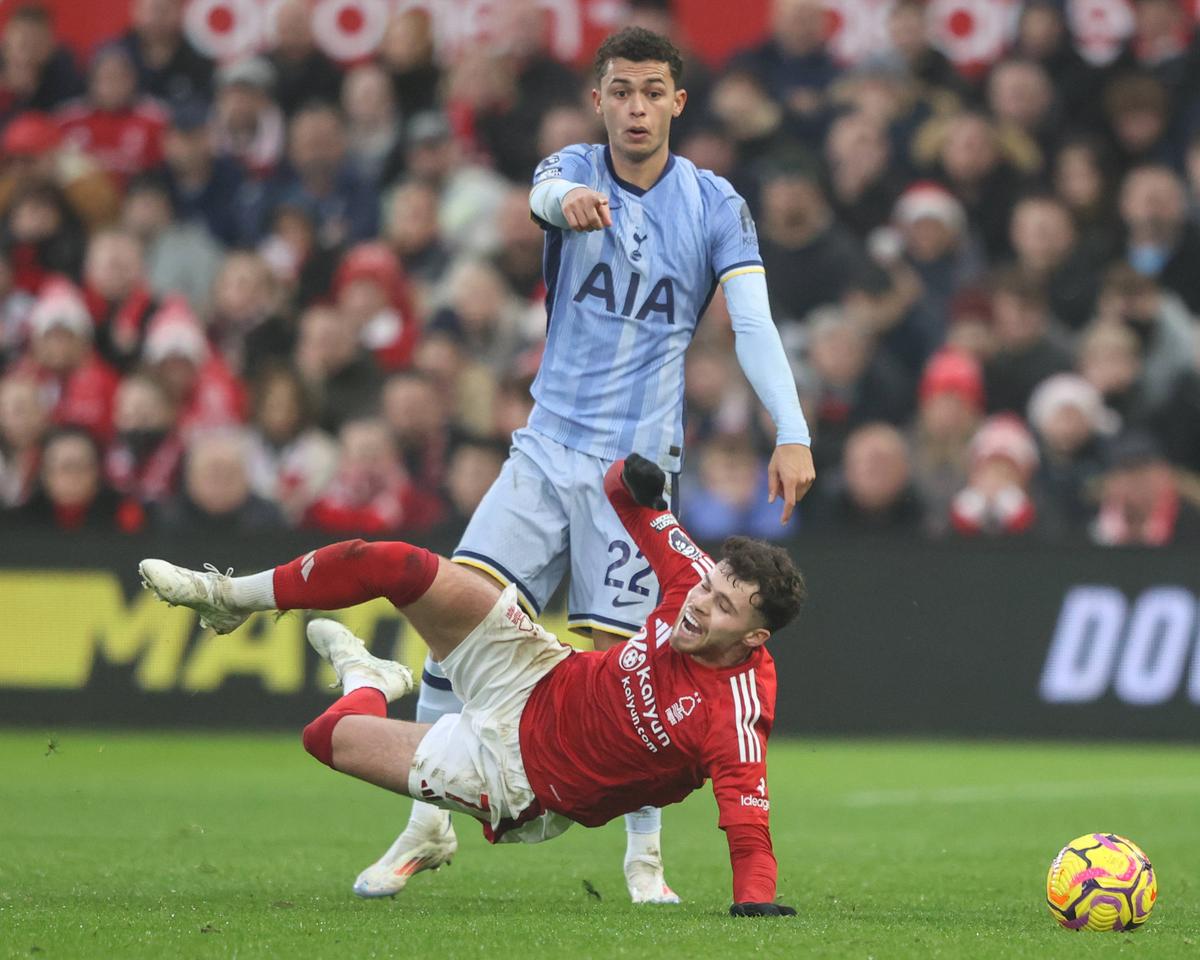 Nottingham Forest - Tottenham 1-0, în imagini. Radu Drăgușin a fost titular de Boxing Day // 26.12.2024
