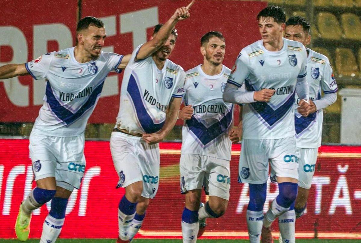 A marcat unul dintre golurile sezonului în Superligă, iar bucuria e dublă la final de 2025: „Ceva ce nu am mai trăit până acum!” » Le-a promis fanilor play-off-ul!