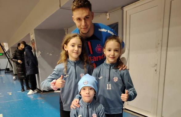 Louis Munteanu s-a pozat în tricoul lui FCSB! » O „aroganță” la adresa lui Varga sau urmează transferul?