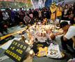 FOTO Kobe Bryant a murit // Mii de oameni s-au strâns la Staples Center în LA » Omagiu special la Premiile Grammy