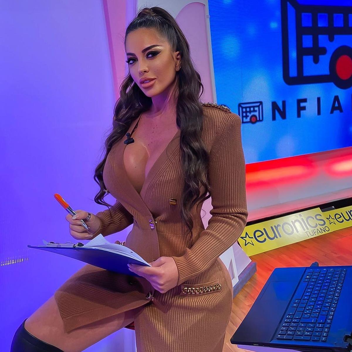 FOTO Floriana Messina fană sexy Napoli