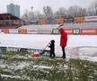 UPDATE / VIDEO. Suporterii și reprezentanții clubului Dinamo au curățat terenul de zăpadă » Cum arată gazonul