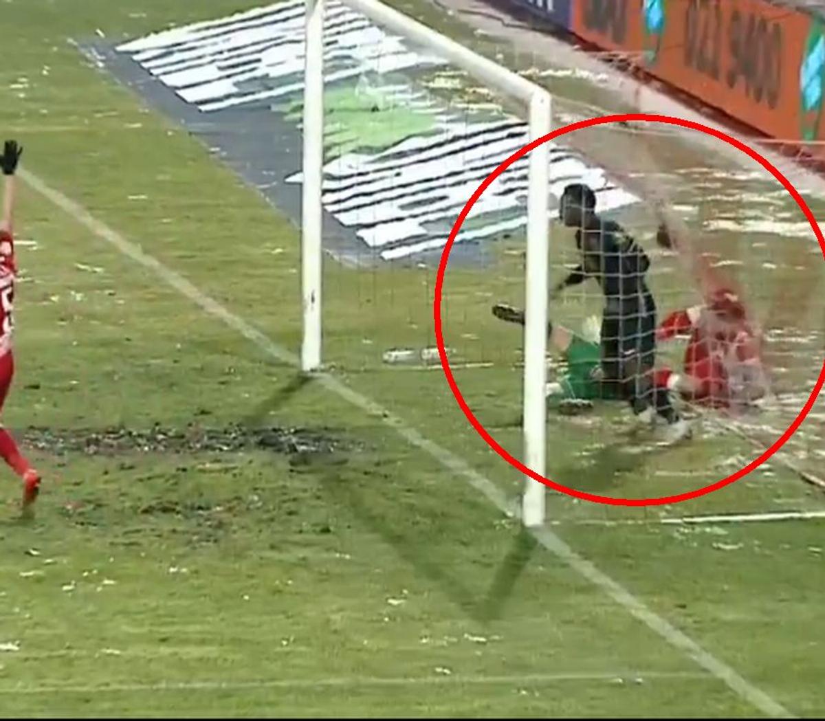 FOTO. Greșeală mare de arbitraj în Dinamo - Gaz Metan! Ion Crăciunescu: „Golul trebuia anulat!”