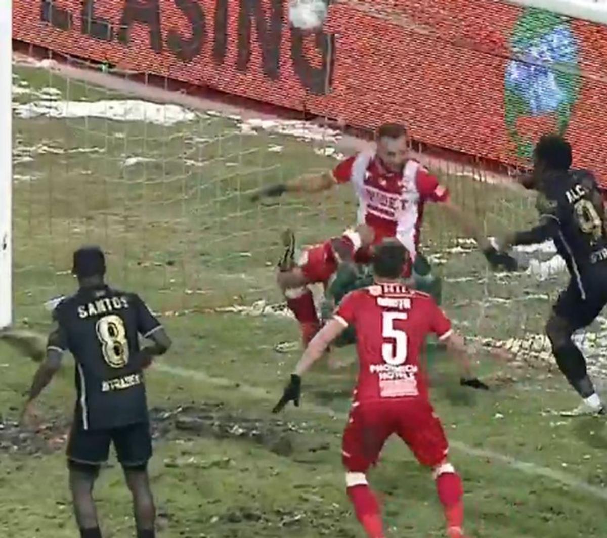 Dinamo - Gaz Metan, fault portar / FOTO: Captură @TV Telekom Sport