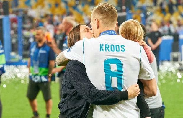 Kroos, cu gândul la soție înainte de finala CM: „N-am dormit deloc bine” + Când s-a îmbătat rău cu tequila și despre ce jucător spune: „Să vină, Madridul deja îl adoră”