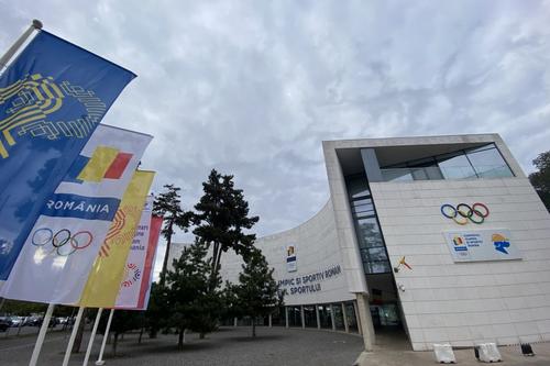 Comitetul Executiv al COSR a decis, azi, să suspende finanțarea FR Schi-Biatlon. Asta după ce Ania Caill (26 de ani), schioarea clasată cel mai bine în ierarhiile mondiale, a fost lăsată pe dinafara lotului pentru Jocurile Olimpice 2022 de la Beijing.