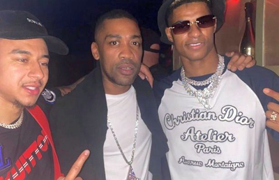 Scandal în Premier League! Două vedete de la Manchester United, criticate după ce s-au pozat cu un rapper antisemit