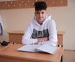 Elevul Dima dintr-a 10-a » Povestea unuia dintre cei mai tineri debutanţi din Liga 1: „Cu şcoala merge bine”