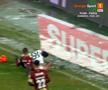 FOTO Marian Barbu nu acordă penalty la duelul Onea - Oancea, în U Cluj - Rapid 27.01.23
