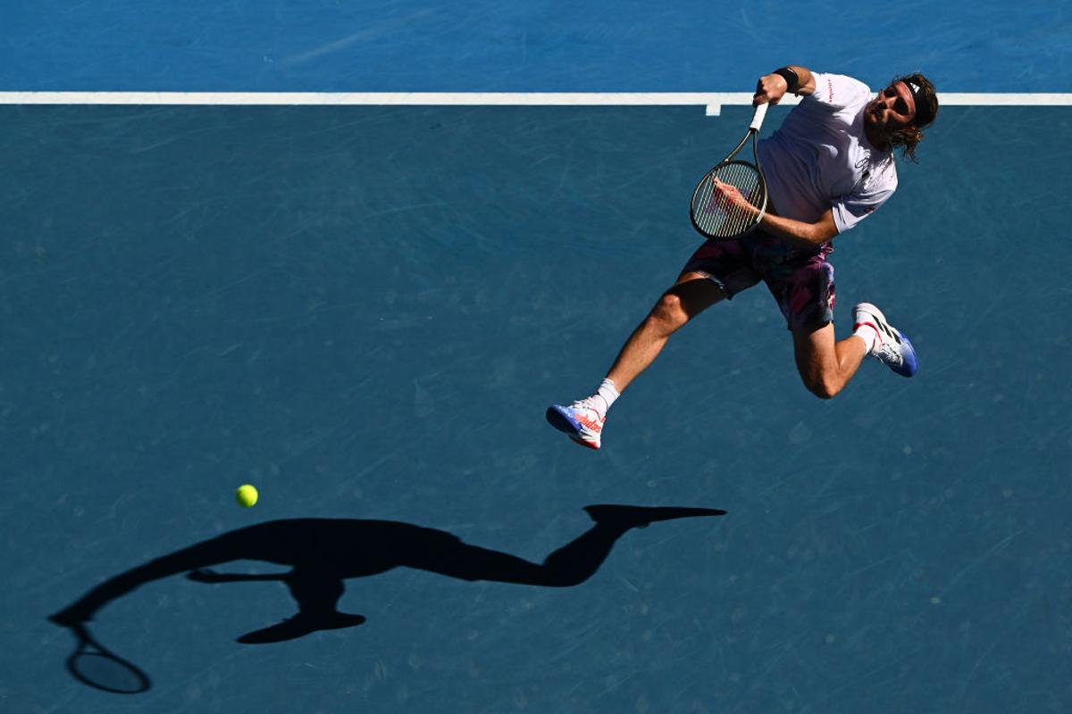 Stefanos Tsitsipas îl așteaptă pe Novak Djokovic în finala Australian Open