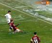 FOTO Marian Barbu nu acordă penalty la duelul Onea - Oancea, în U Cluj - Rapid 27.01.23