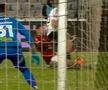 Greșeală imensă de arbitraj în U Cluj - Rapid » Verdictul specialistului: „Una dintre cele mai clare lovituri de la 11 metri. Ori sunt prieteni, ori...”
