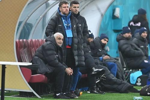 Răzvan Burleanu (38 de ani), președintele Federației Române de Fotbal, a avut o reacție tranșantă în scandalul licențelor din fotbalul românesc.