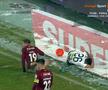 FOTO Marian Barbu nu acordă penalty la duelul Onea - Oancea, în U Cluj - Rapid 27.01.23