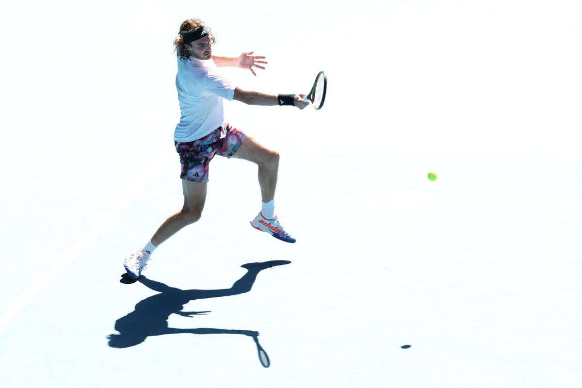 Stefanos Tsitsipas îl așteaptă pe Novak Djokovic în finala Australian Open
