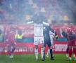 Alexandru Albu / Dinamo - Rapid, întrerupt 2 minute și 50 de secunde pentru o „rachetă” aruncată pe teren (foto: Raed Krishan/GSP)