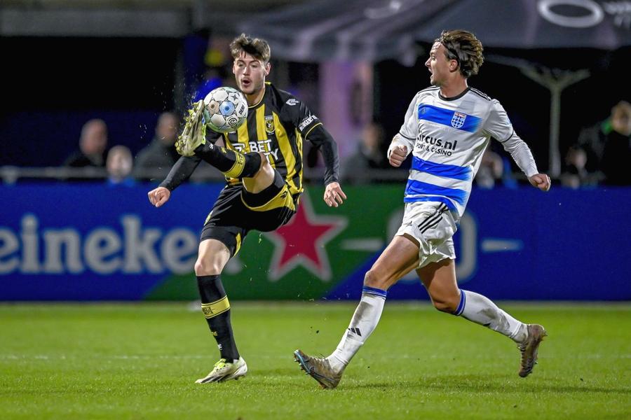 Adrian Mazilu a debutat pentru Vitesse » Situație complicată pentru noua lui echipă