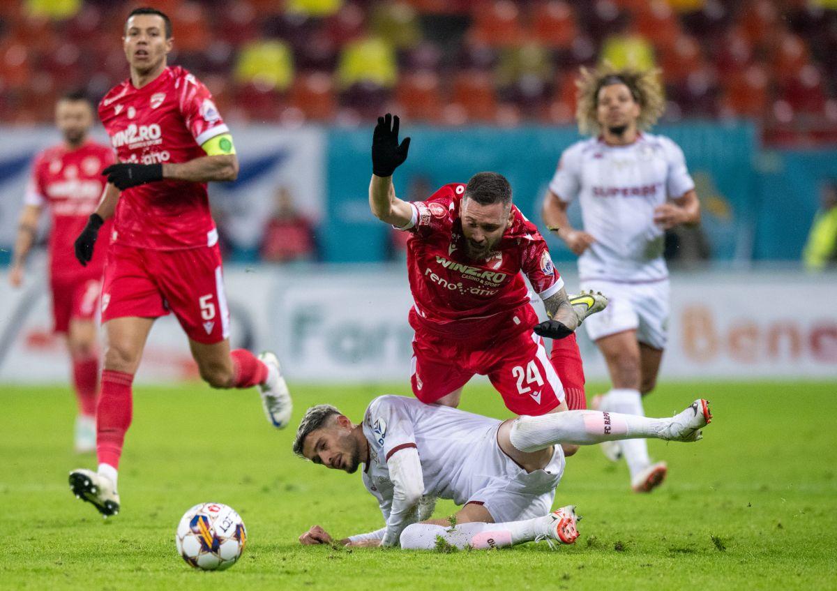 Rapid a cerut 2 penalty-uri în repriza secundă a derby-ului cu Dinamo » Daniel Niculae și-a făcut cruce când a văzut deciziile lui Găman și Hațegan