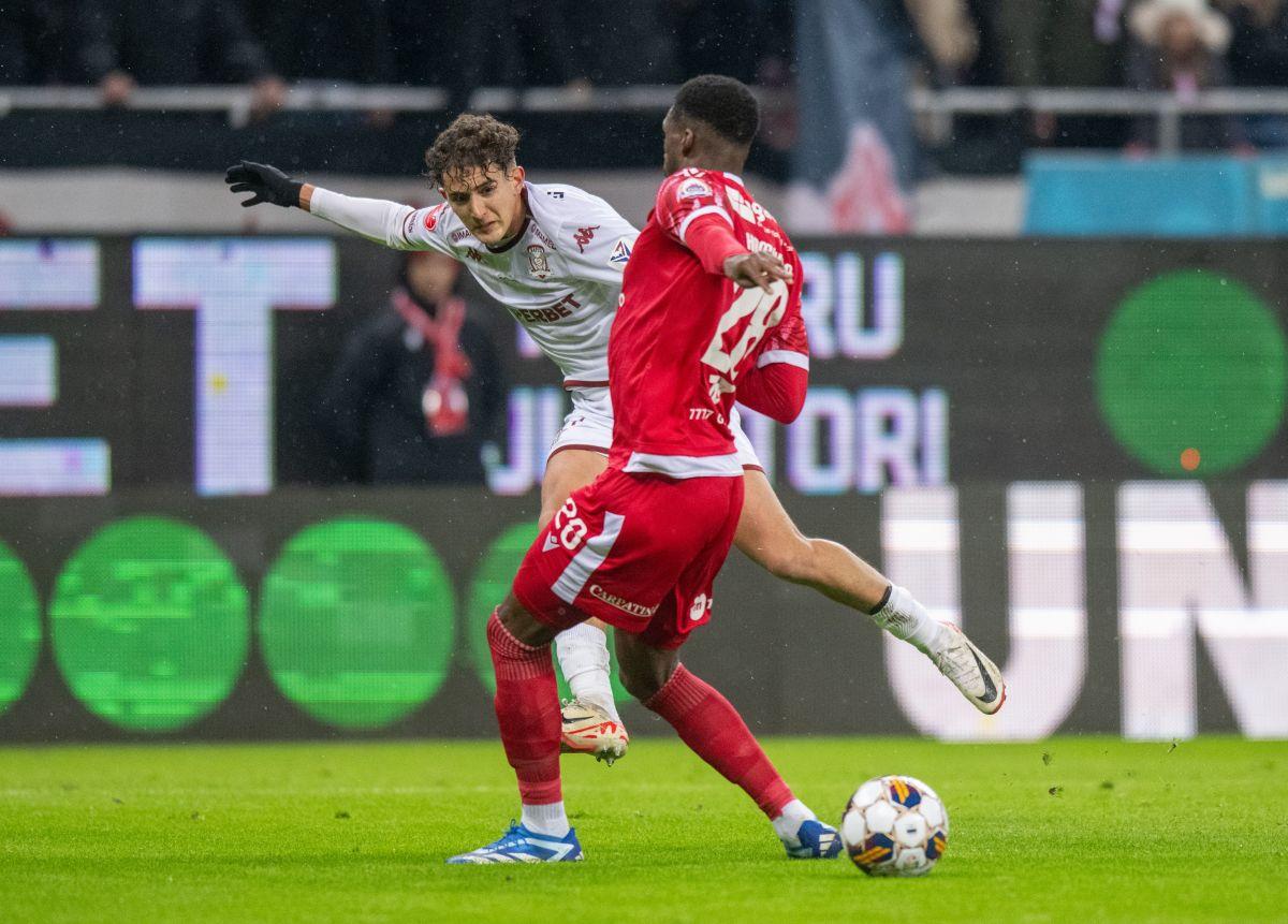 Rapid a cerut 2 penalty-uri în repriza secundă a derby-ului cu Dinamo » Daniel Niculae și-a făcut cruce când a văzut deciziile lui Găman și Hațegan