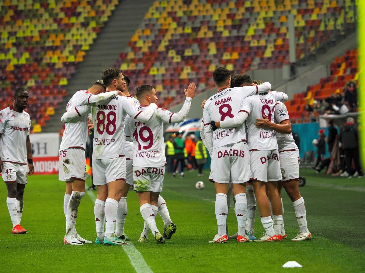 Rapid a cerut 2 penalty-uri în repriza secundă a derby-ului cu Dinamo » Daniel Niculae și-a făcut cruce când a văzut deciziile lui Găman și Hațegan