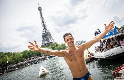 Constantin Popovici este la două sărituri de titlu în Seria Mondială Red Bull Cliff Diving! Duminică e ziua decisivă
