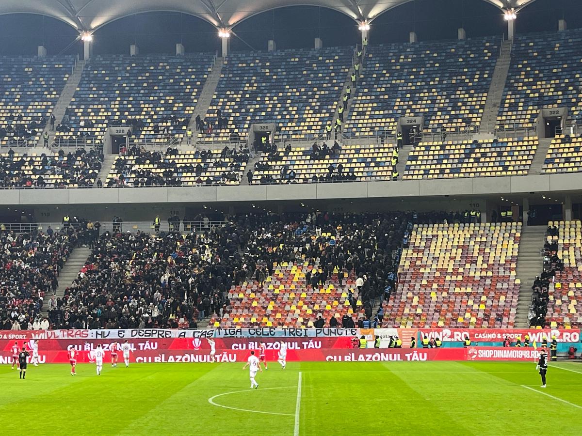 Peluza Sud Dinamo a părăsit Arena Națională în minutul 28 al meciului Dinamo - Rapid