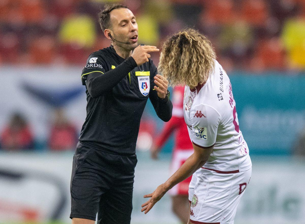 Rapid a cerut 2 penalty-uri în repriza secundă a derby-ului cu Dinamo » Daniel Niculae și-a făcut cruce când a văzut deciziile lui Găman și Hațegan