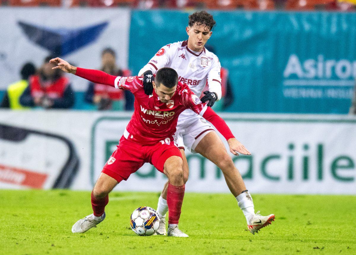 Rapid a cerut 2 penalty-uri în repriza secundă a derby-ului cu Dinamo » Daniel Niculae și-a făcut cruce când a văzut deciziile lui Găman și Hațegan