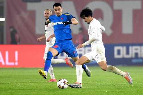 Mino Sota, primul la minge într-un duel cu Adrian Șut/ foto Instagram