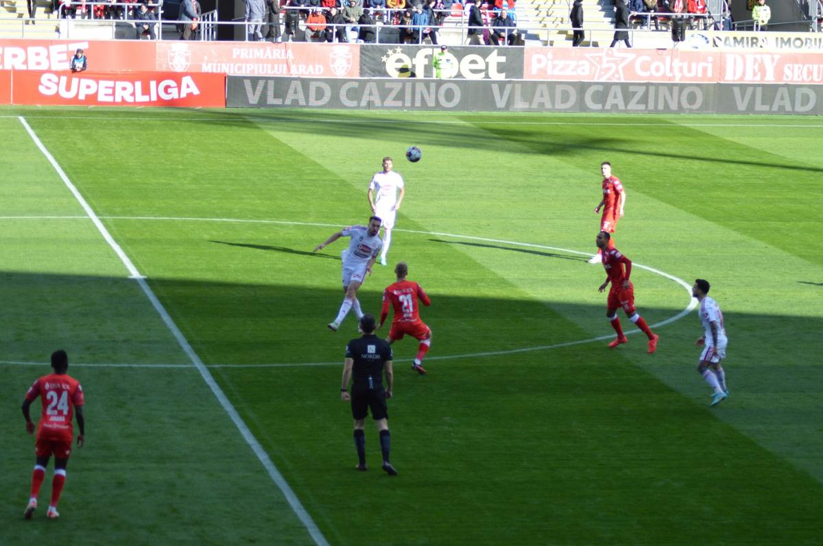 UTA, victorie cu Sepsi la revenirea acasă » Meci nebun, cu ocazii uriașe și greșeli de arbitraj: clasamentul și notele GSP