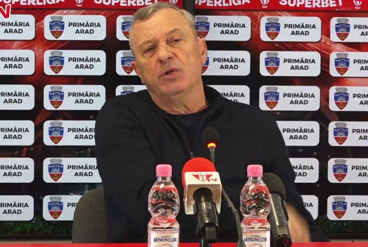 Mircea Rednic acuză la finalul meciului Petrolul - UTA: „M-au înjurat, au aruncat cu pietre în mine!”