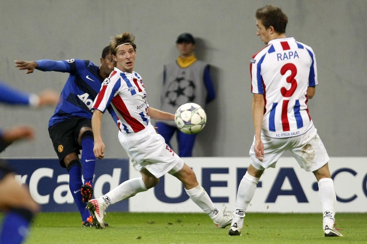 Oțelul și Marius Pena versus Manchester United în 2011