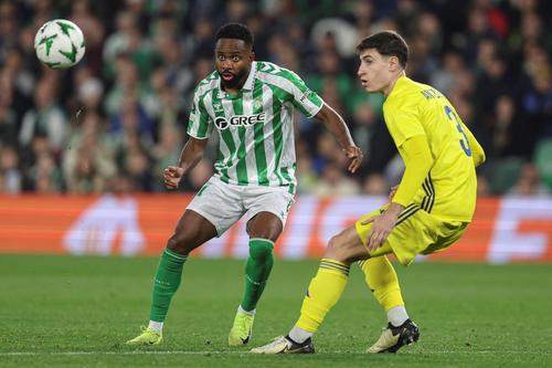 Cedric Bakambu, în tricoul alb-verde al lui Betis / Foto: Imago
