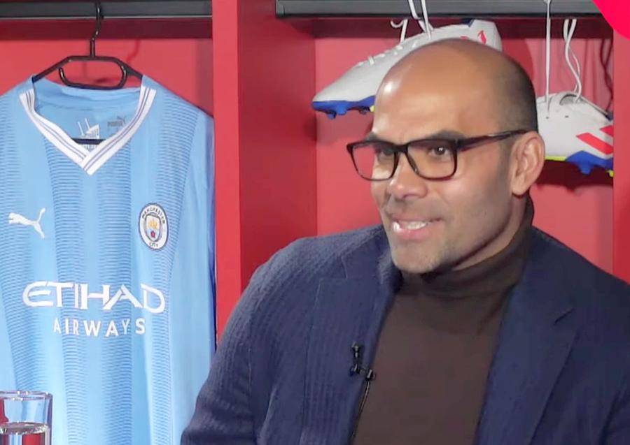 În prezent, Marius Pena este antrenor secund la Concordia Chiajna „Sincer, credeam că luăm multe” » Românul care a înfruntat un Manchester United stelar pe Old Trafford: “M-a luat cu tot cu minge. Apoi m-au fluierat la orice atingere!”
