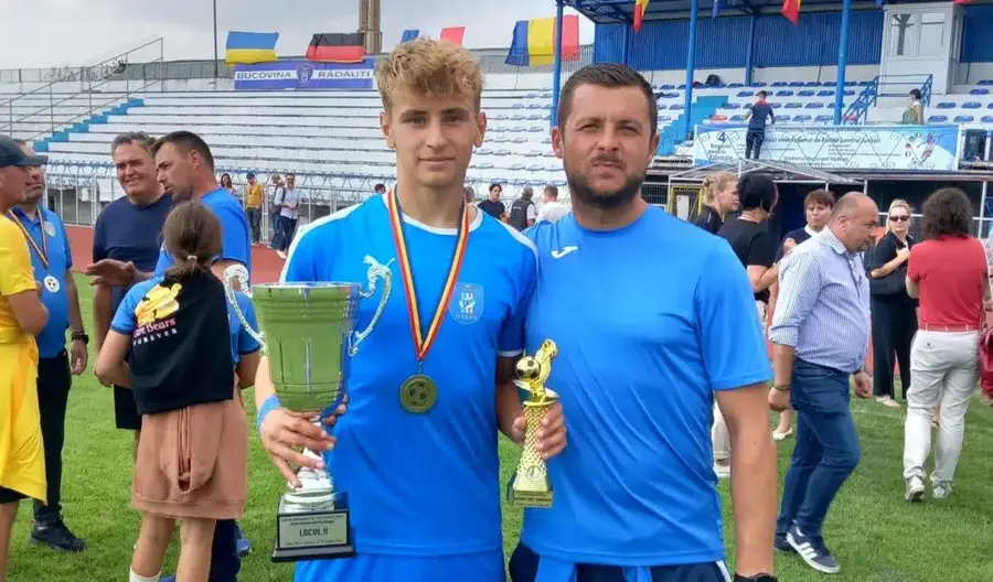 Sebastian Burlacu, pariul lui Fabregas la Como: „Am primit «botezul» în vestiar împreună cu Belotti” + Suma istorică din contractul cu LPS Suceava